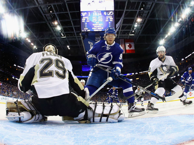 Murray or Fleury? Penguins weighing options in goal