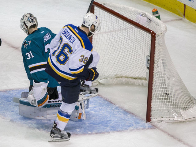 Watch: Brouwer ends Blues' lengthy goal drought early in Game 4