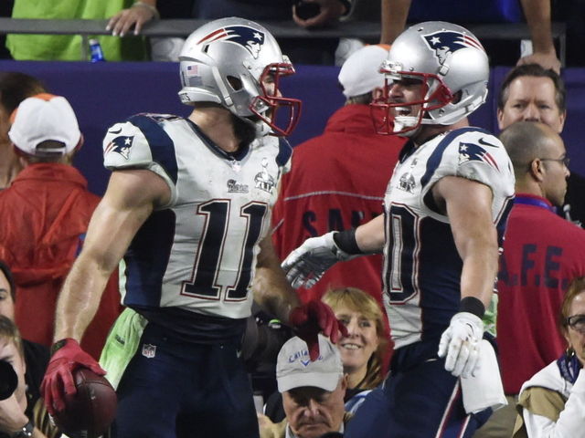 Watch: Amendola grabs Edelman flag from crowd after game-tying TD
