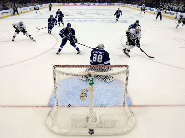 Watch: Crosby schools Lightning for huge goal