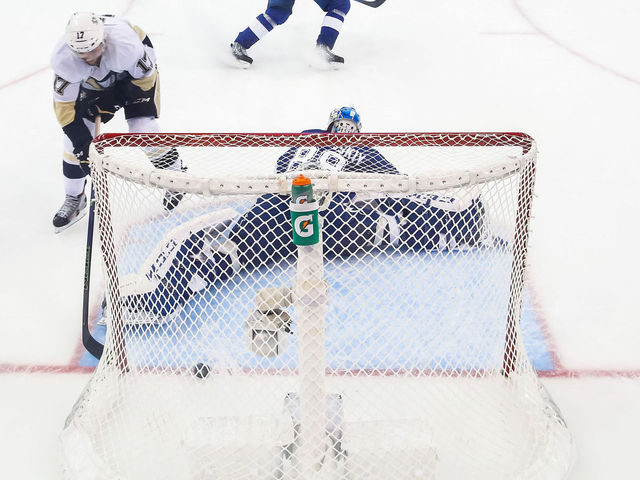 Rust kills Lightning rally with breakaway dangle