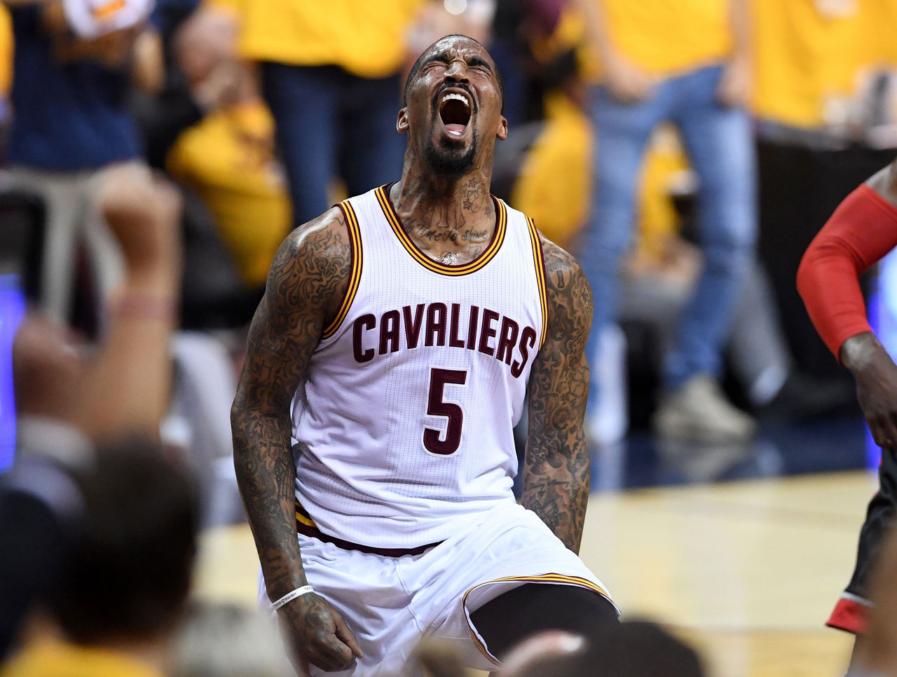 J. J. джей ар смит данк. рост j. J r smith.