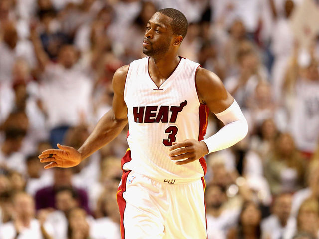 Report: Angered by Heat, Wade courting offers from Bulls, Bucks