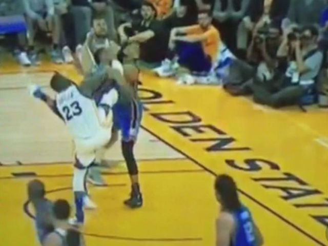 Watch: Green's latest kick nearly takes out Westbrook, Roberson