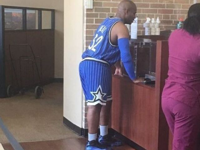 Man gets ripped on Twitter for wearing full Magic uniform to bank