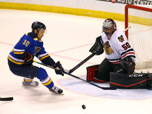 Blues' Upshall suffered dislocated, broken thumb in Game 7 vs. Blackhawks