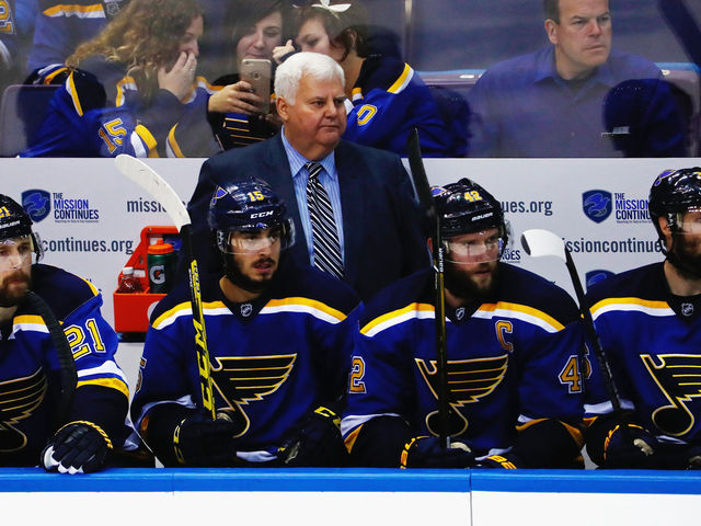 Hitchcock signs 1-year extension with Blues, will be his final season