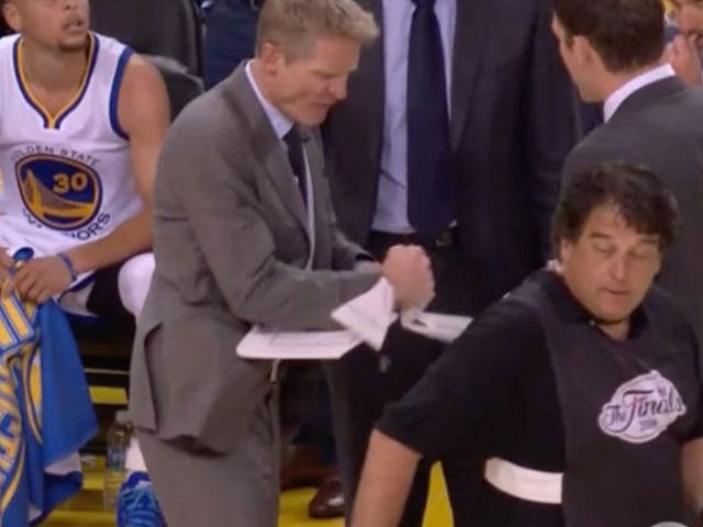 Steve Kerr destroys clipboard with vicious punch