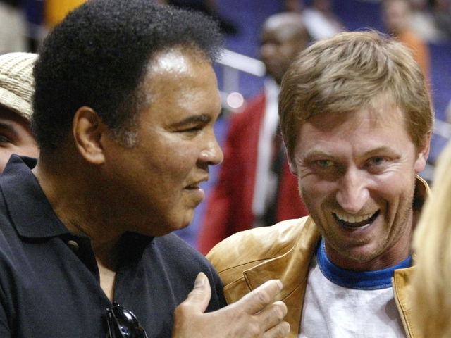 Gretzky pays tribute to Muhammad Ali