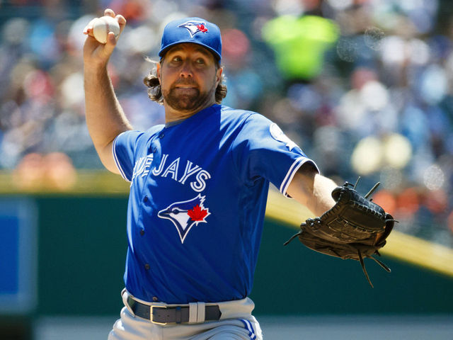 Braves sign R.A. Dickey to 1-year contract | theScore