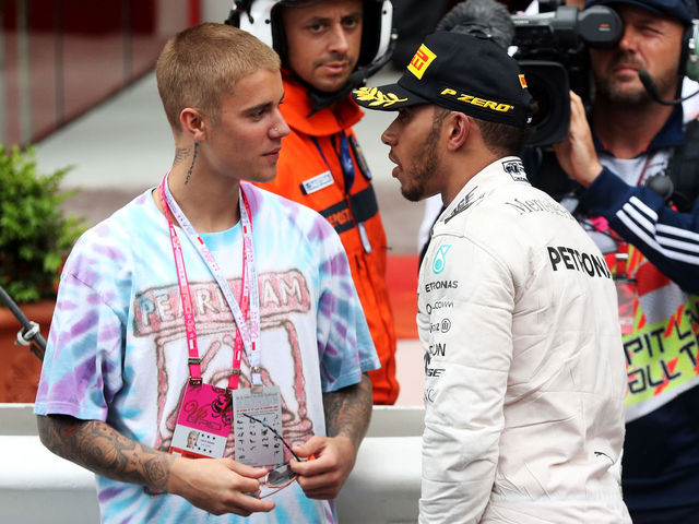 Watch: Bieber rolls with Lewis Hamilton at NBA Finals