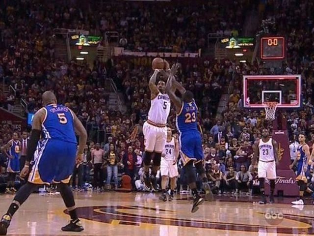 J.R. Smith can't beat the horn with half-court 3-pointer