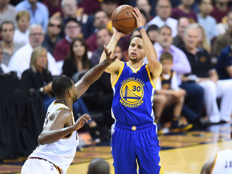 Curry sets record for most 3s made in Finals