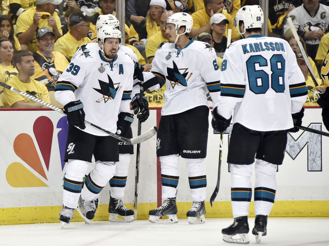 Watch: Couture sets up Karlsson's go-ahead goal with deft touch pass