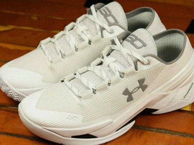 Internet pokes fun at Steph Curry's new Under Armour shoes