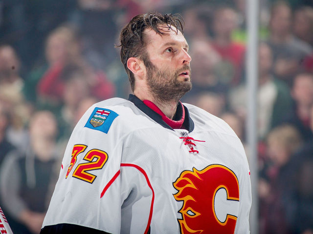 Niklas Backstrom returning to Finland on 1-year deal