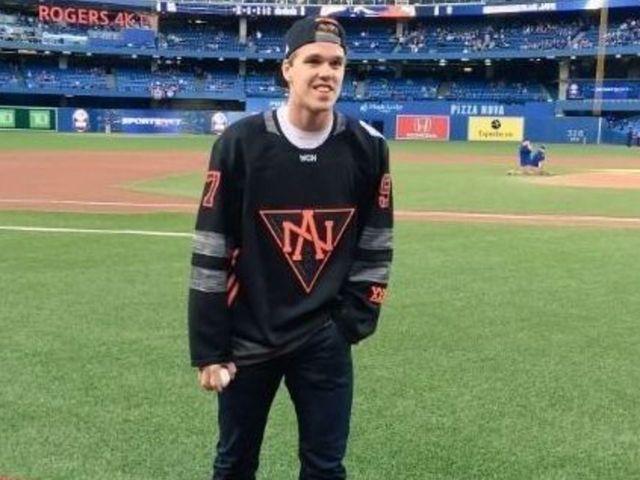 Connor McDavid throws 1st pitch at Blue Jays game