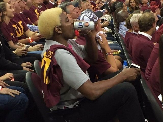 Andrew Bynum in the stands for Game 4