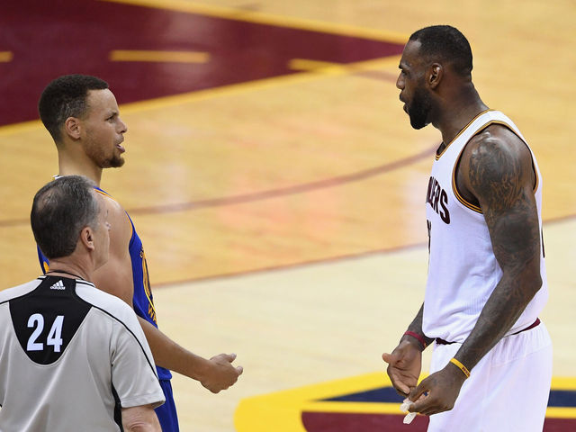 Curry downplays war of words with LeBron