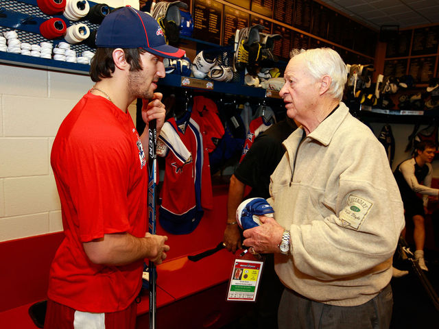 5 current players whose play emulates Gordie Howe