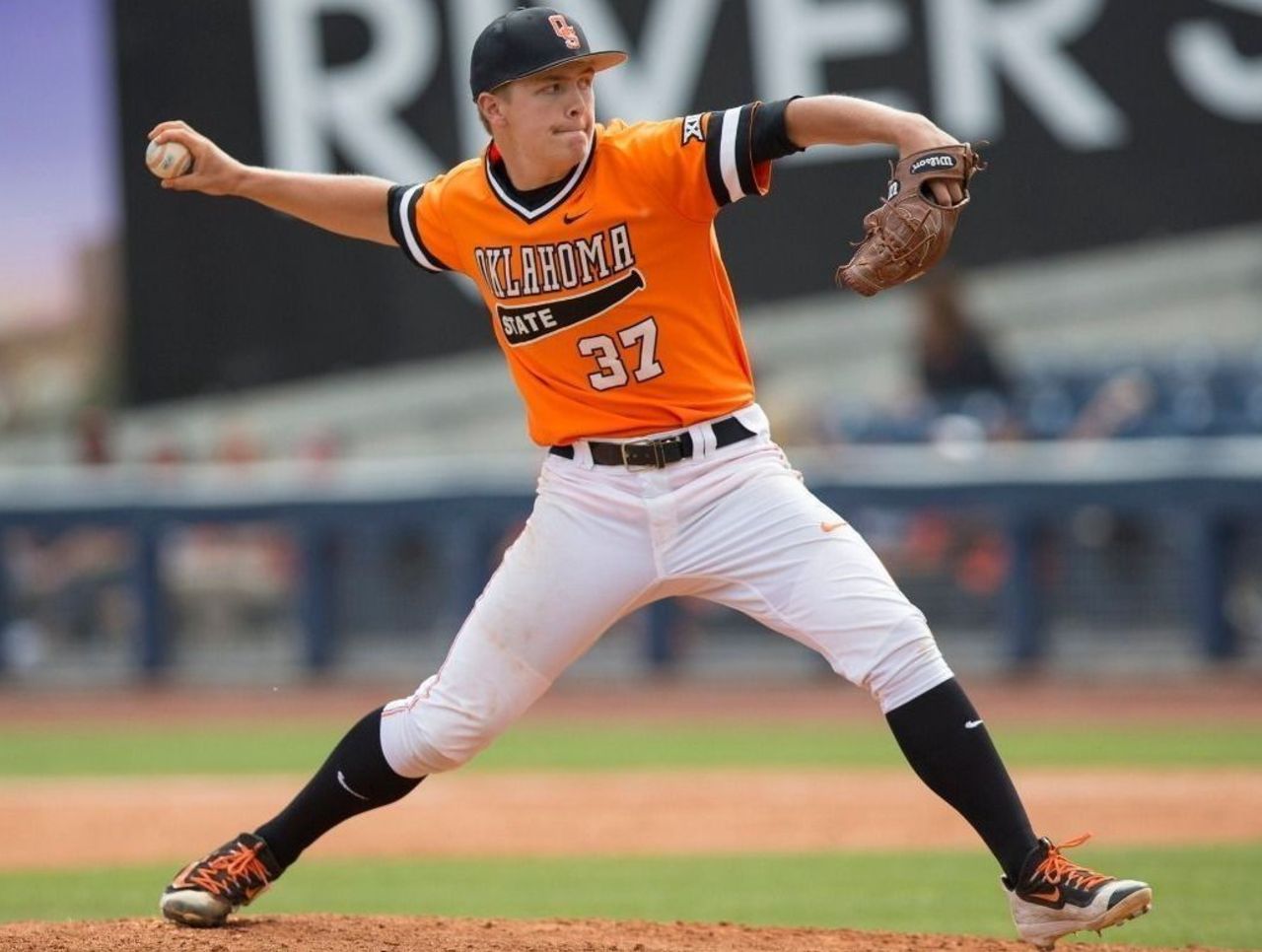 Oklahoma State seeks first CWS berth since 1999; UC Irvine in the way