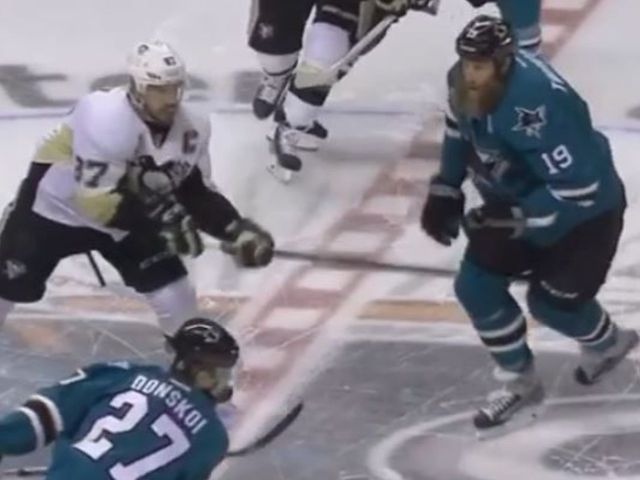 Crosby, Thornton trade shots after opening faceoff of Game 6