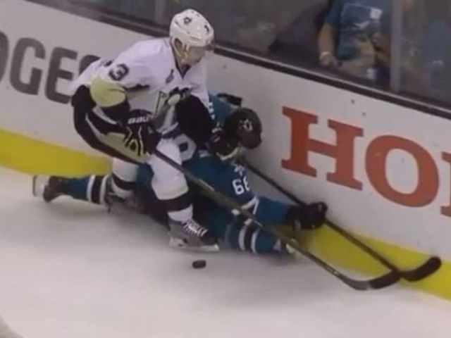 Karlsson returns after being dumped into boards in full splits