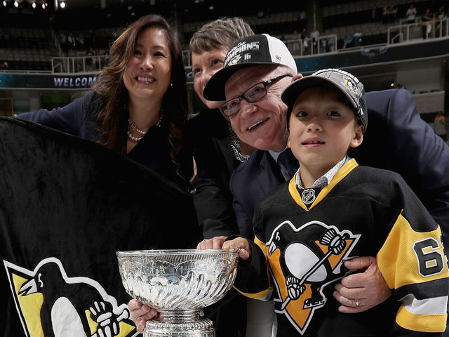 Rutherford only 2nd GM to win Stanley Cup with two teams