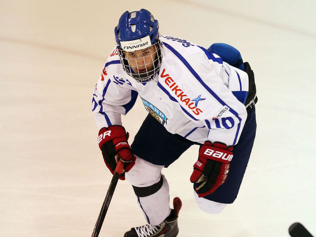 Hurricanes sign Aleksi Saarela to entry-level contract