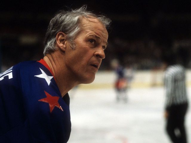 Petition to put Gordie Howe on NHL 17 cover tops 5K signatures