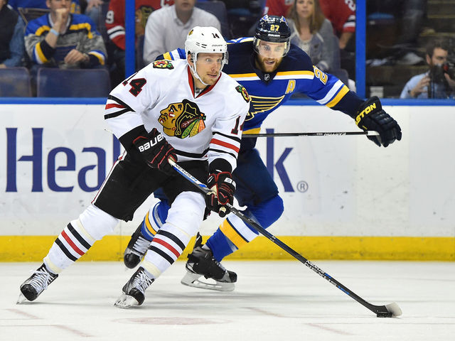 Blackhawks retain Panik on 1-year deal