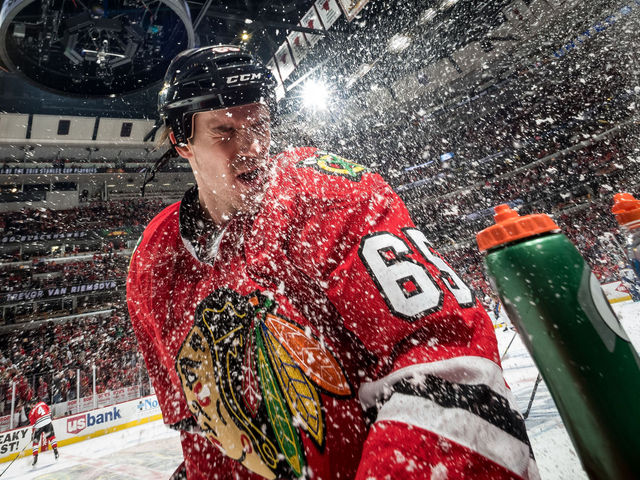 Shaw's agent intends to talk contract with Blackhawks at draft