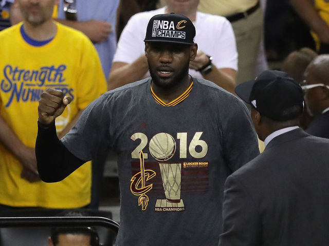 Cavs officially sign LeBron to reported 3-year, $100M deal
