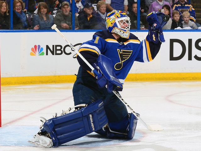 Report: Teams calling Blues about potential trade for Elliott