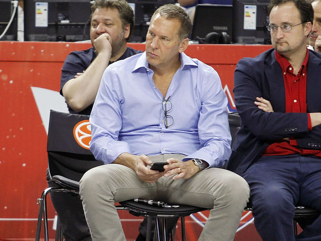 76ers looking to swap late 1st-rounders for top 8 pick