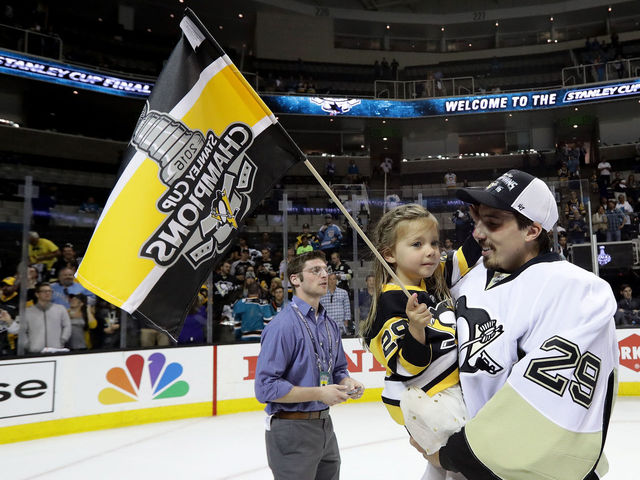 Penguins not aggressively shopping Fleury