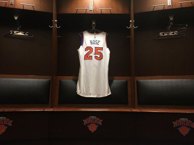 Rose to wear No. 25 with Knicks in honor of Chicago hoops star