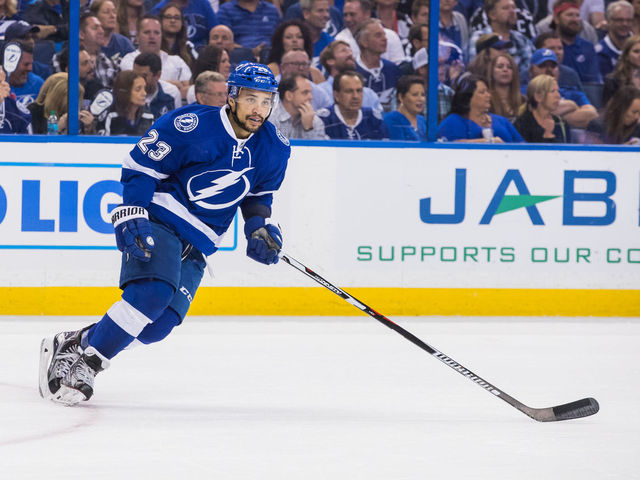 J.T. Brown signs 2-year extension with Lightning