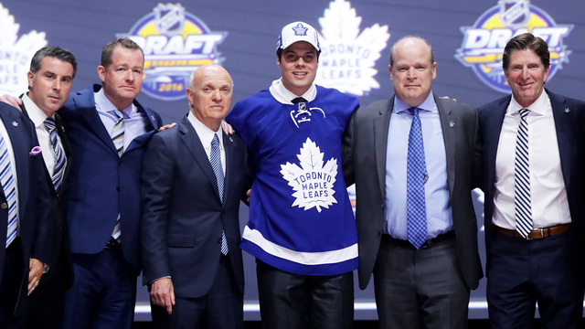 Maple Leafs promote Mark Hunter to assistant GM