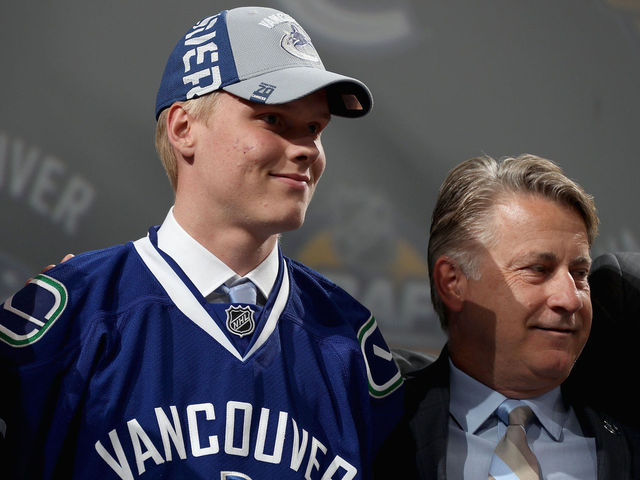 Canucks make Olli Juolevi 1st defenseman off board at No. 5