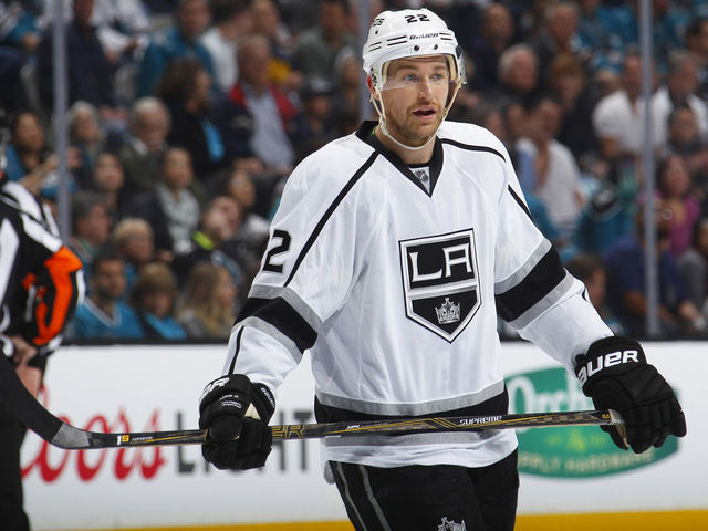 Kings sign Trevor Lewis to 4-year extension