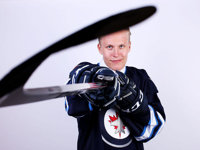 Jets' Laine focused on 2 points, not Matthews, in debut