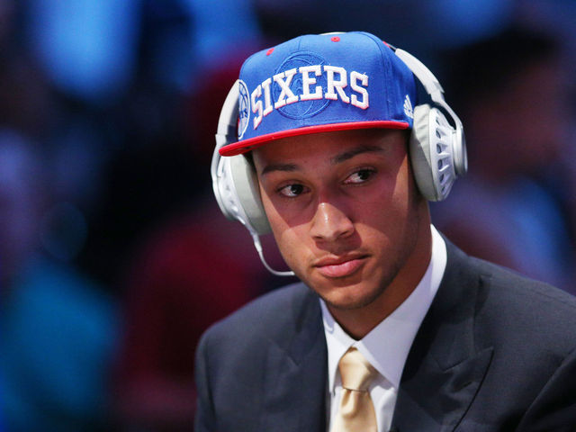 Report: Simmons to miss 3 months after foot surgery next week