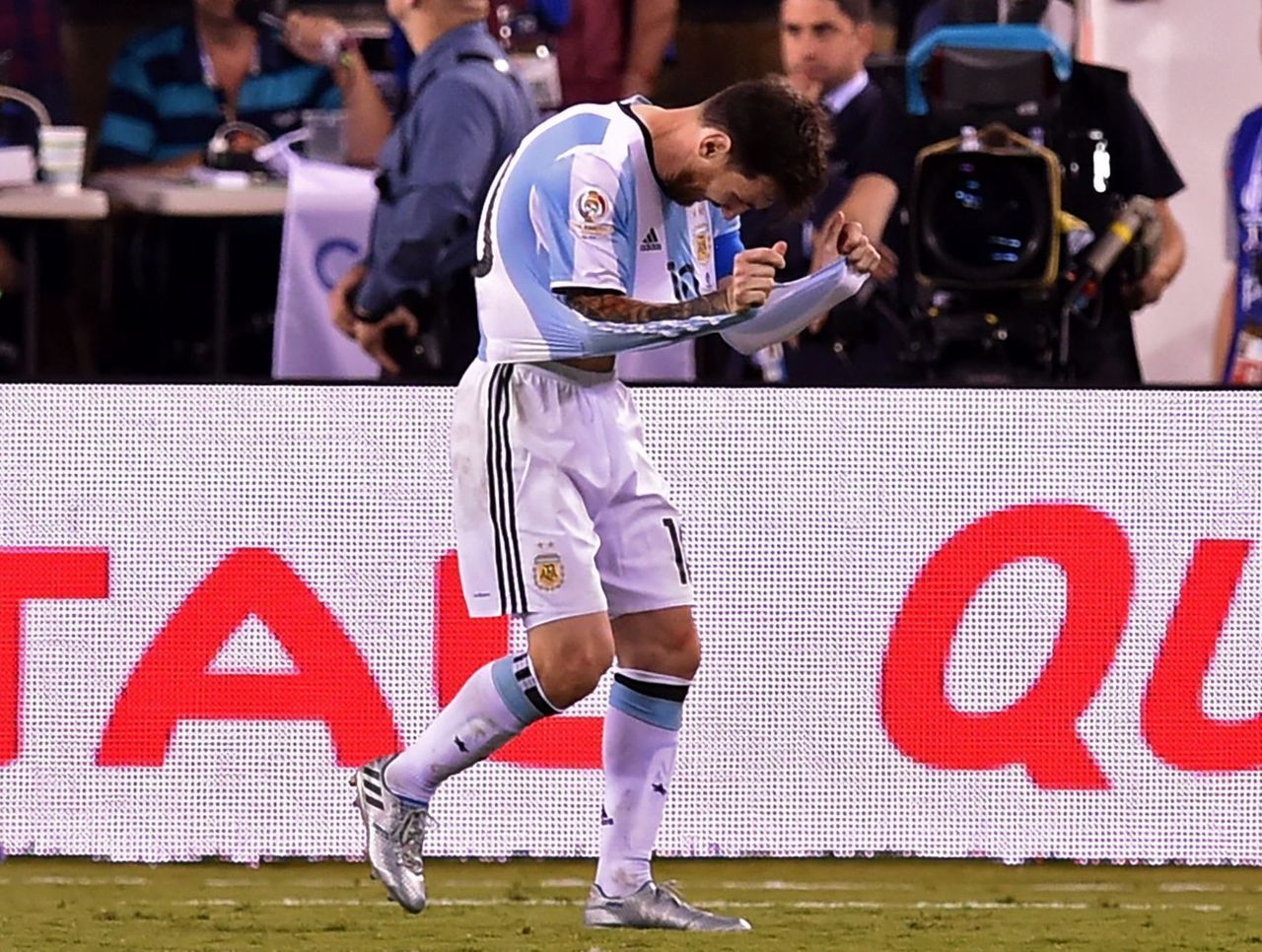 Twitter Reacts To Messi S Missed Penalty As Chile Claims Copa America Thescore Com Twitter Reacts To Messi S Missed Penalty As Chile Claims Copa America Thescore Com