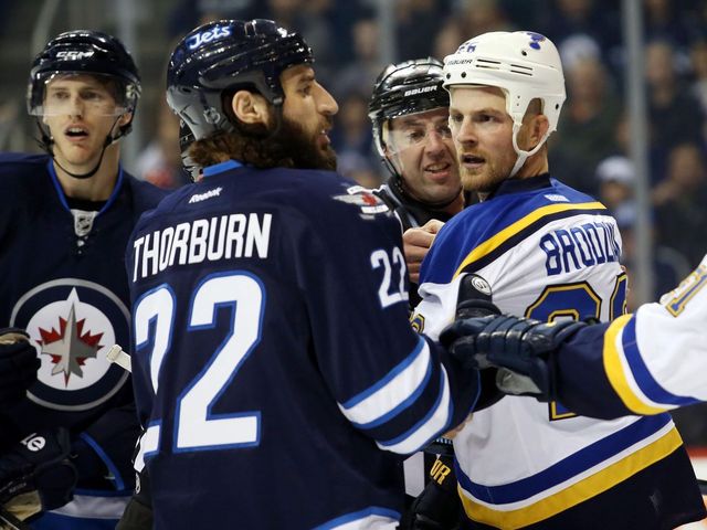 Blues sign Brodziak to 2-year deal