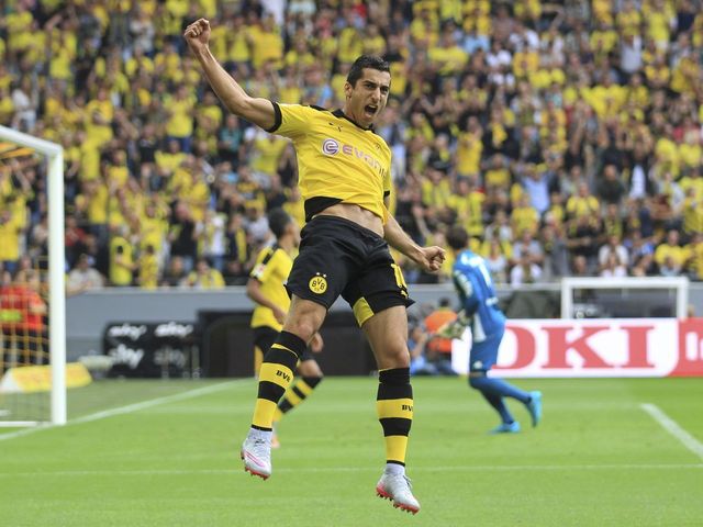 Dortmund to decide on United's £30M bid for Mkhitaryan this weekend