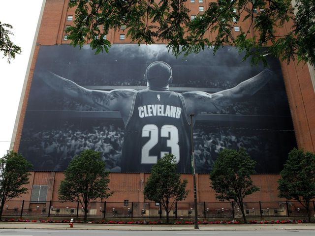 Watch: LeBron's banner gets championship makeover