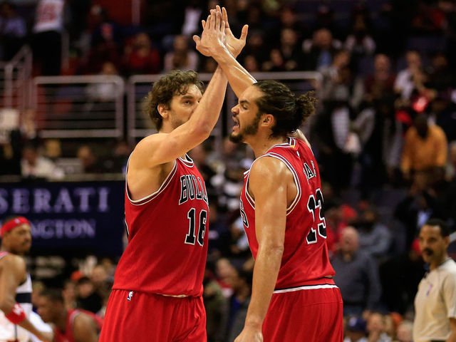 Report: Warriors to consider Gasol, Noah, others if Durant pitch fails