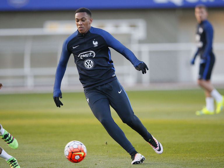 Watch: France's Martial pulls off bicycle-kick during training