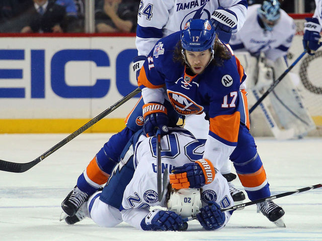 Maple Leafs sign Matt Martin to 4-year deal worth reported $10M